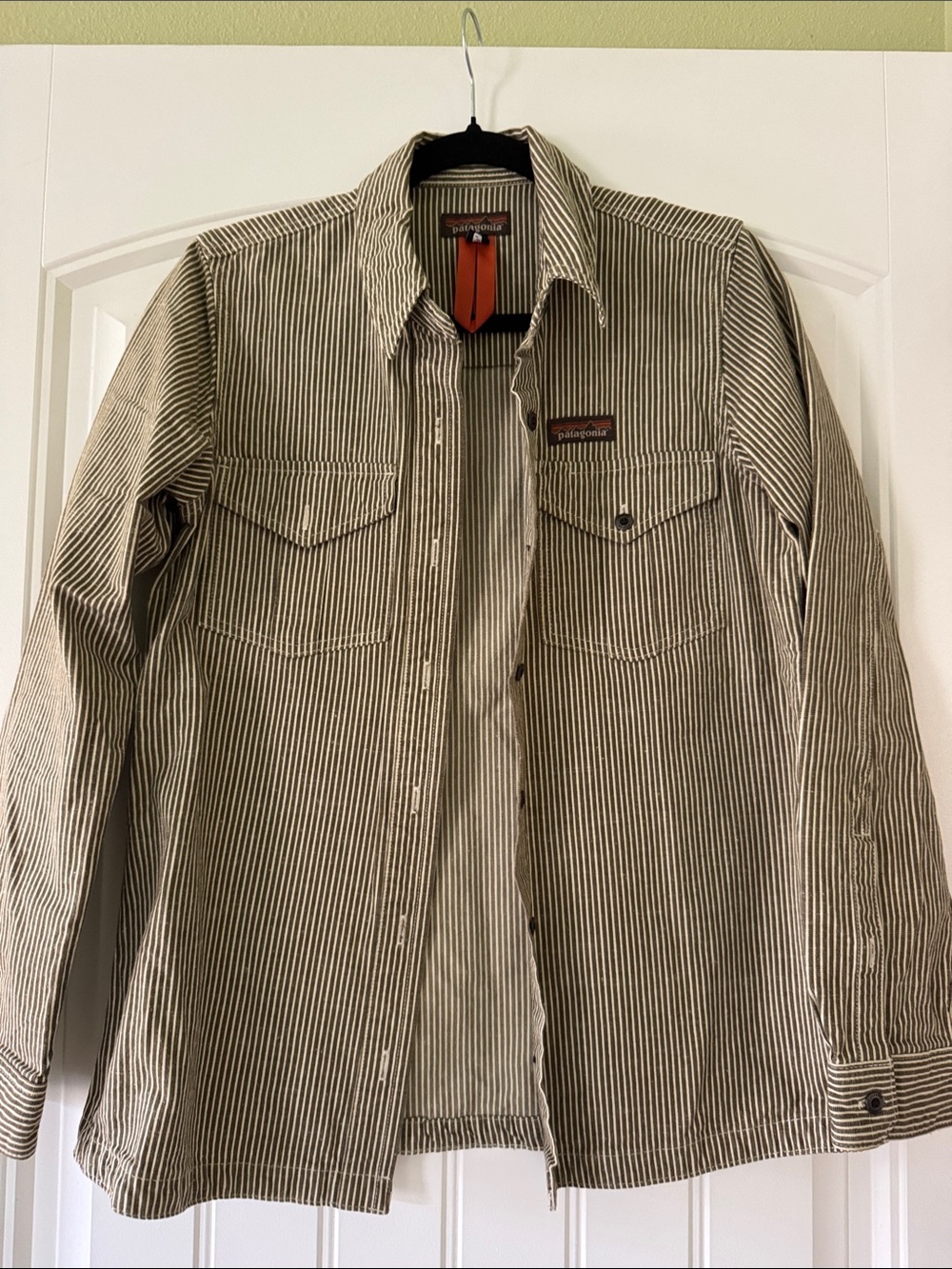 Patagonia Women’s Farrier Button-Down Jacket in Gray and White